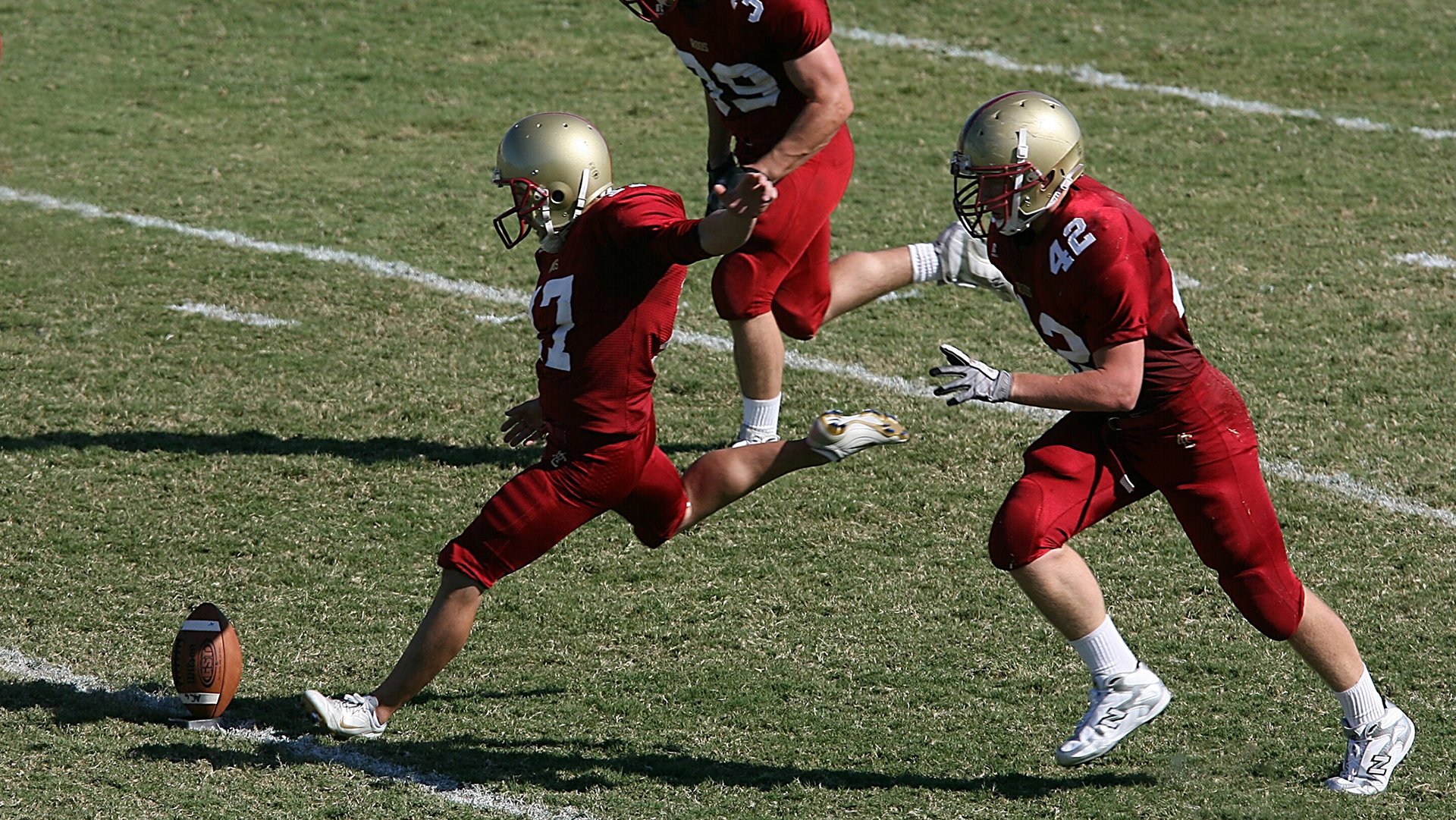 世界青少年雪地徒步挑战赛在东北热情开跑，雪地徒步穿越